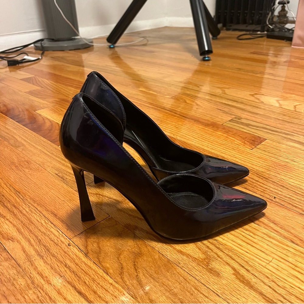 Black Holographic Heels